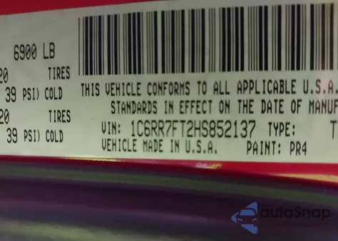 2017 Ram 1500 Express 4X4 6'4 Box из США, поврежденный, VIN 1C6RR7FT2HS852137